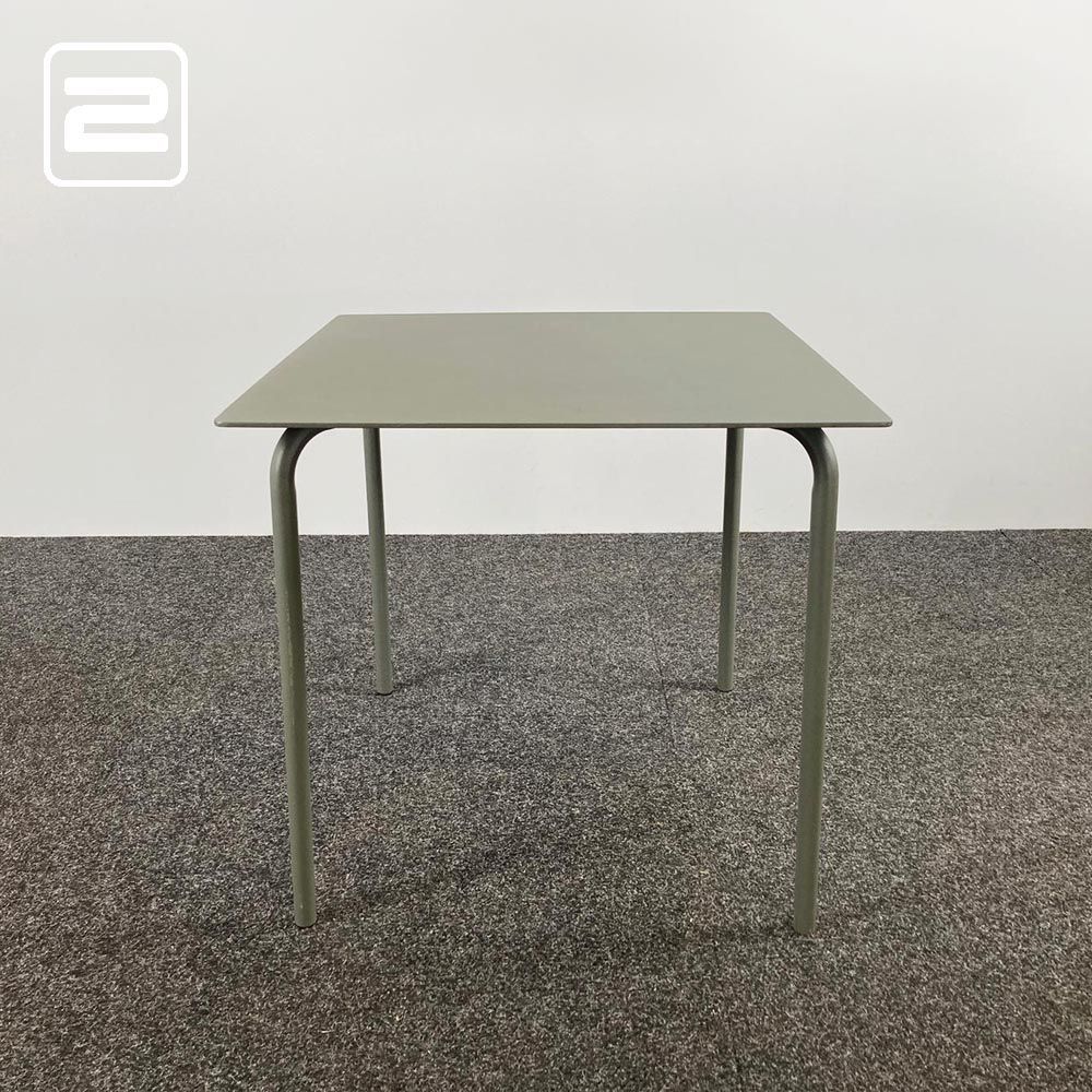 SERAX August Kantinetafel Vierkant design by Vincent van Duysen B75xD75xH73 - donkergroen alu / donkergroen alu vierpoot SERAX August Kantinetafel Vierkant design by Vincent van Duysen B75xD75xH73 - donkergroen alu / donkergroen alu vierpoot