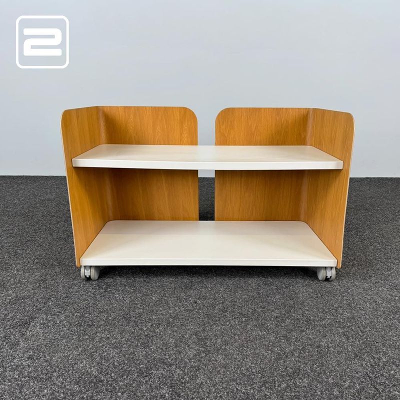 VITRA Rek Mobiel boekenrek design by Antonio Citterio H68xB100, 5xD38 - wit metaal / houtpatroon VITRA Rek Mobiel boekenrek design by Antonio Citterio H68xB100, 5xD38 - wit metaal / houtpatroon