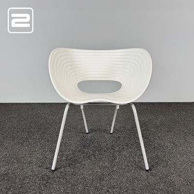 VITRA Tom Vac Chair Bezoekersstoel design by Ron Arad - wit kunststof / grijs metaal vierpoot VITRA Tom Vac Chair Bezoekersstoel design by Ron Arad - wit kunststof / grijs metaal vierpoot