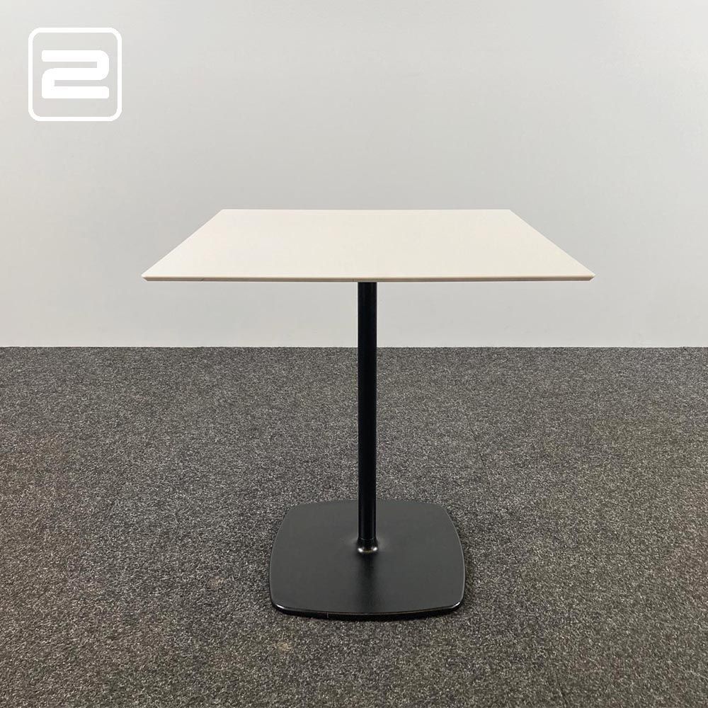 MAY Neuheiten Kantinetafel Vierkant design by Agnes Tischgestell B69xD69xH74 - wit melamine / zwart metaal centrale poot MAY Neuheiten Kantinetafel Vierkant design by Agnes Tischgestell B69xD69xH74 - wit melamine / zwart metaal centrale poot