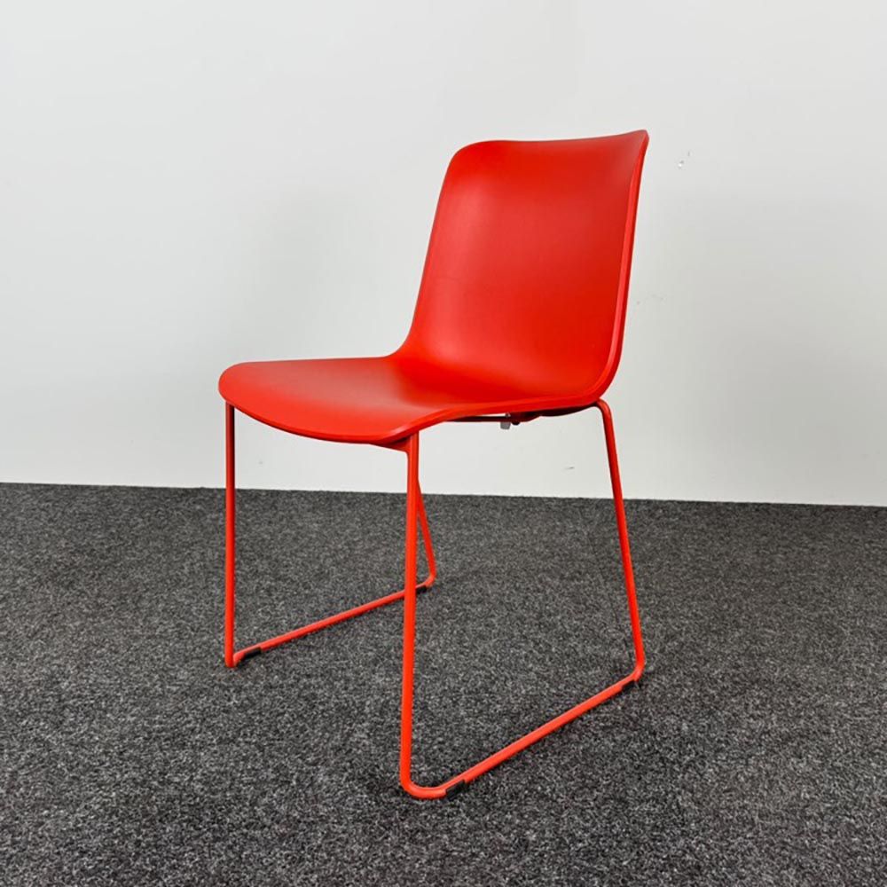 EUROPA 2 Kantinestoel stapelbaar - rood kunststof / rood metaal sledepoot