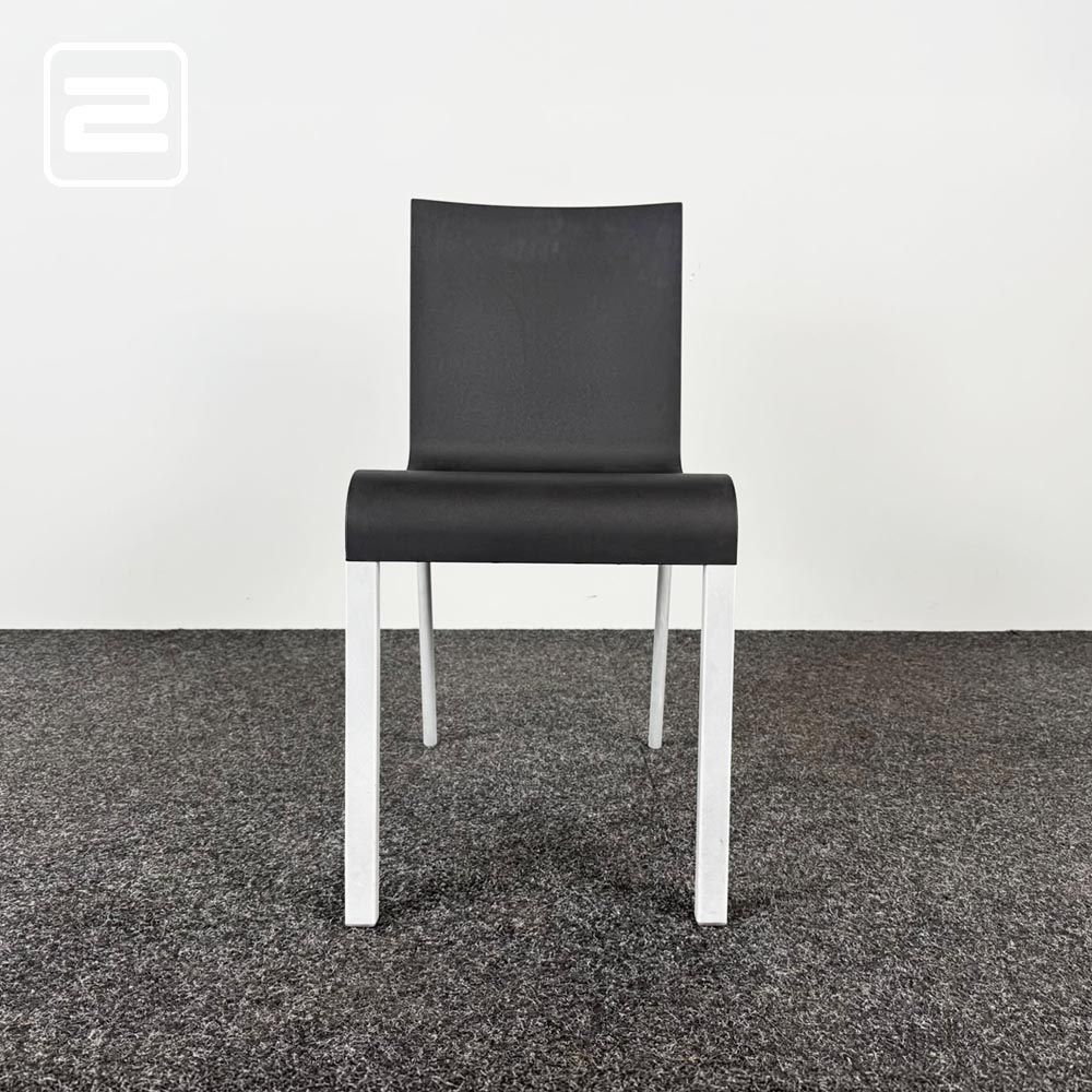 VITRA .03 Vergaderstoel design by Maarten van Severen - antraciet kunststof / grijs metaal vierpoot VITRA .03 Vergaderstoel design by Maarten van Severen - antraciet kunststof / grijs metaal vierpoot