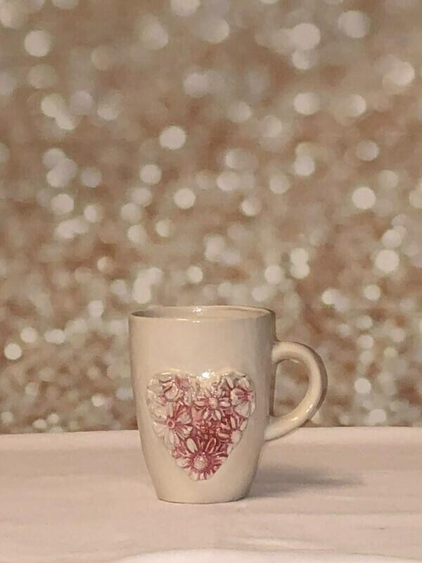 Tasse mit Blüten