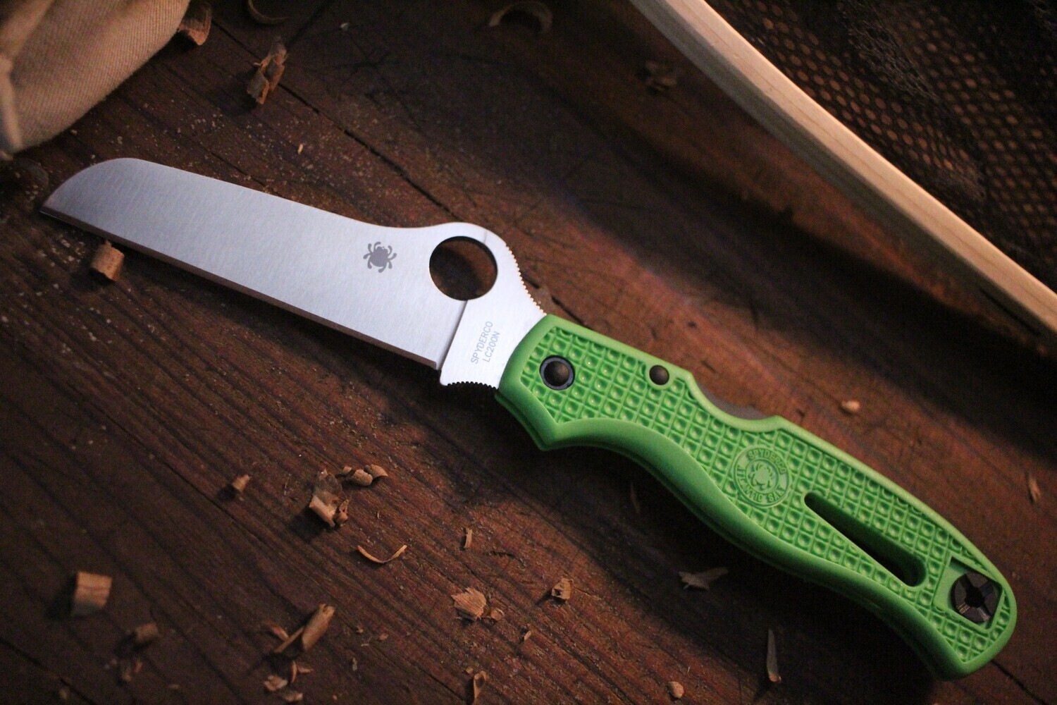 Spyderco Atlantic Salt 3.68&quot; Folding Dive Knife / Green FRN / Satin LC200N