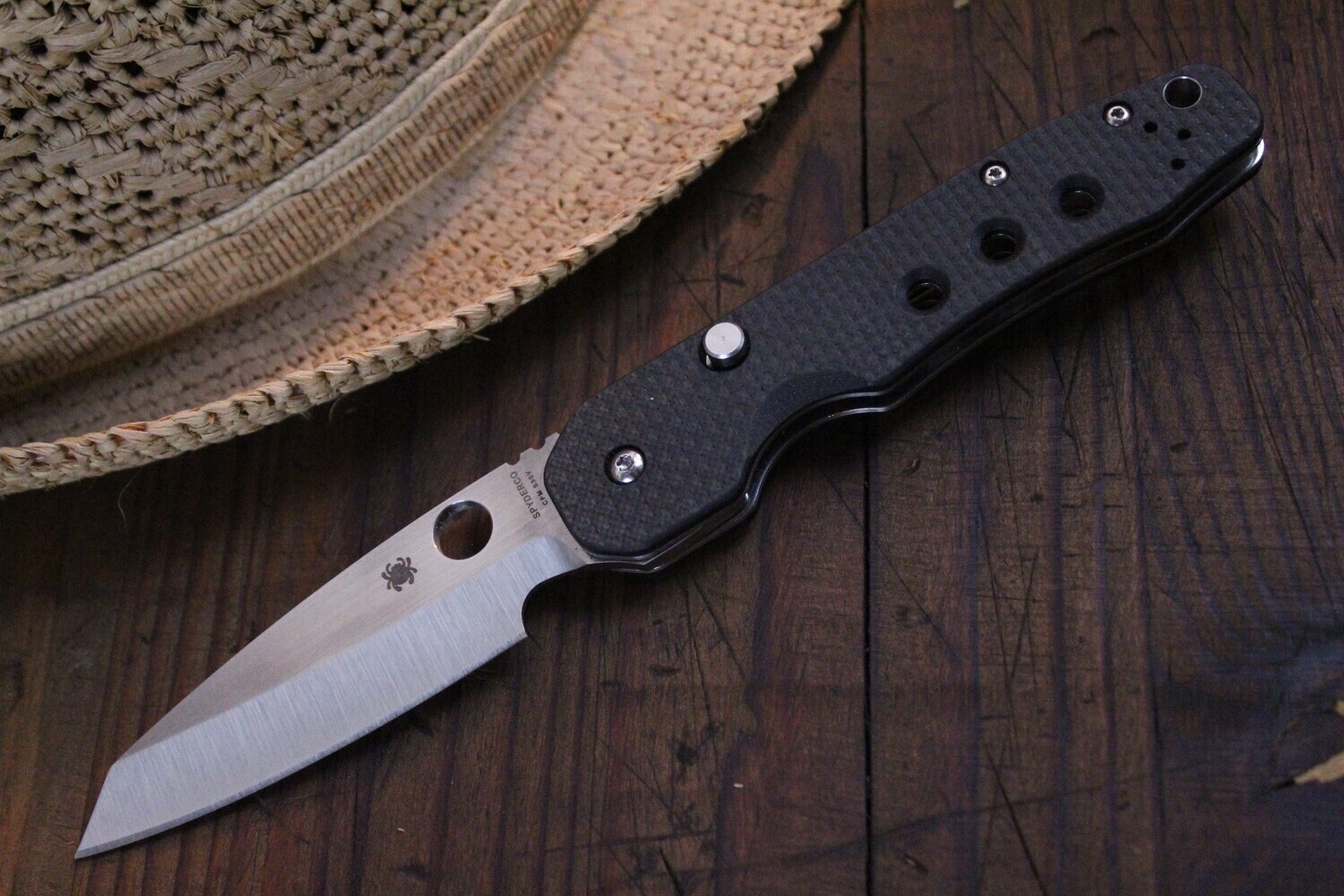 Spyderco Smock 3.3&quot; Button Lock Folding / Carbon Fiber &amp; G10 / Satin S30V