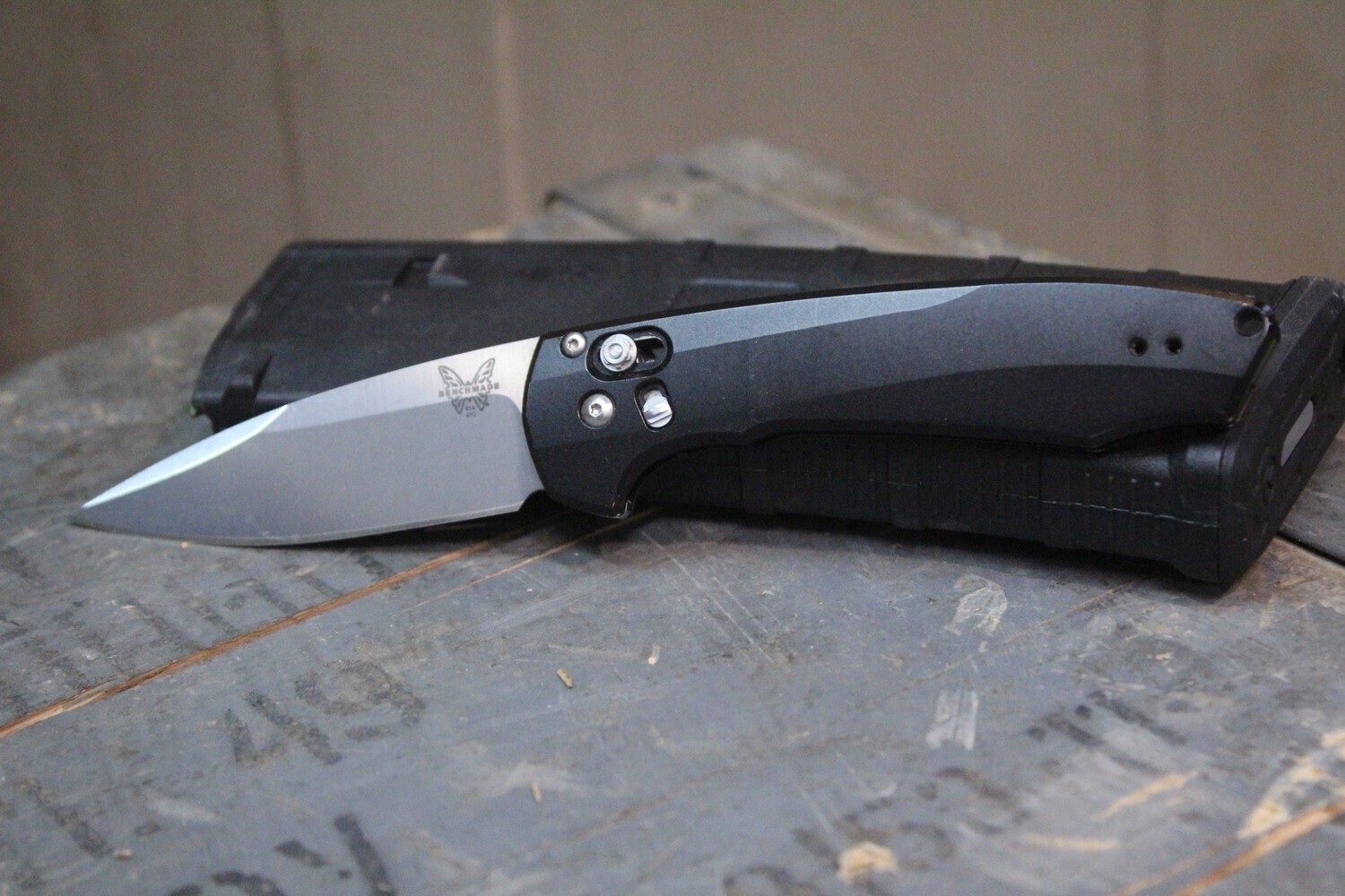 Benchmade Arcane 3.2" Flipper AXIS-Assist Knife / Black Aluminium / Satin / S90V