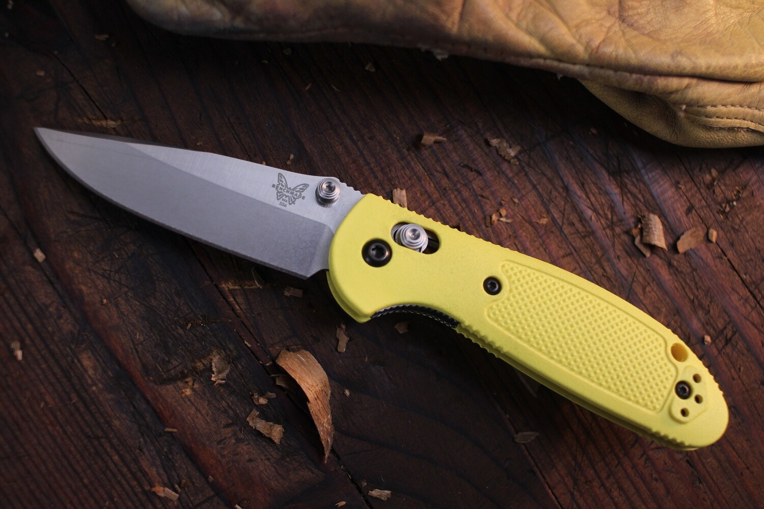 Benchmade Mini Griptilian 2.91" AXIS Lock Knife / Satin / Yellow / S30V ( Discontinued )