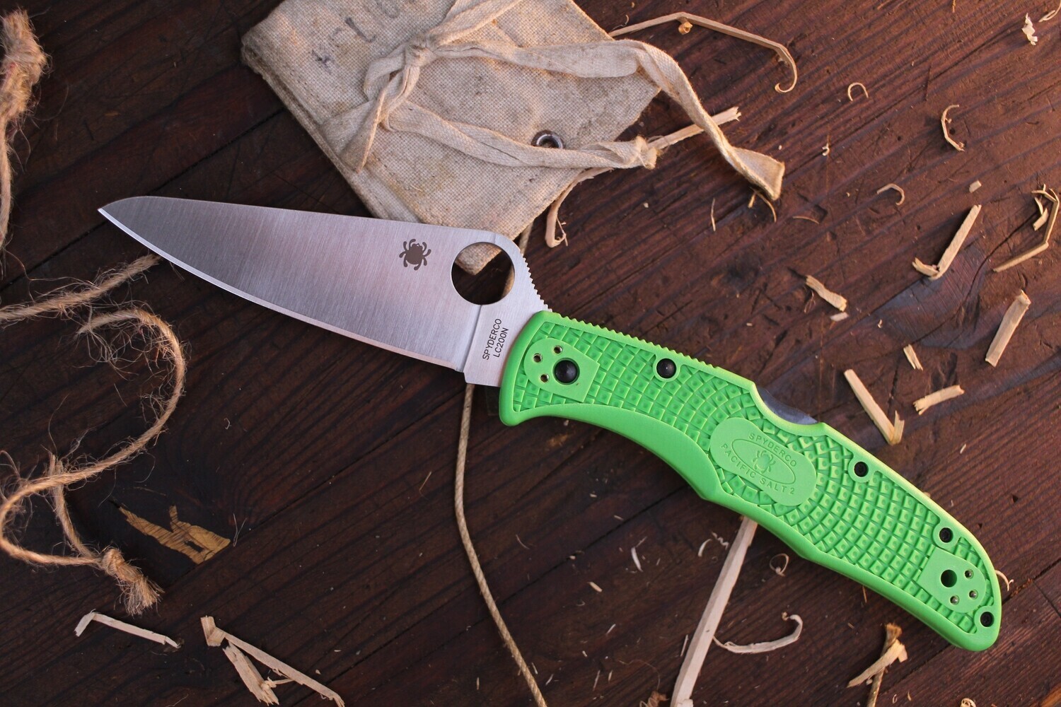 Spyderco Pacific Salt 2 3.4&quot; Folder / Green FRN / Satin Plain Edge LC200N