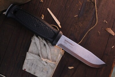 Morakniv Garberg 4.25&quot; Fixed Blade With Black Polymer Multi-Mount Sheath / Black Polymer / Black Carbon Steel