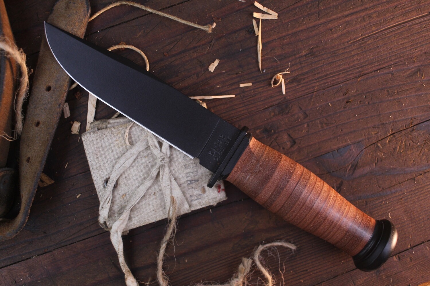 Ka-Bar Mark 1 USN 5.125&quot; Fixed Blade Knife / Stacked Leather / Black 1095
