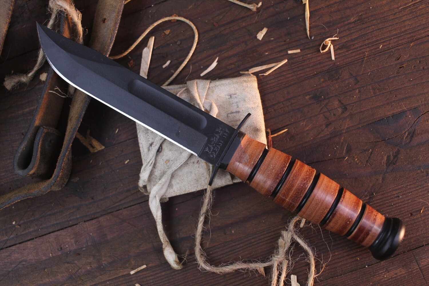 Ka-Bar Short Fighting Knife 5.25&quot; Fixed Blade / Leather / Black 1095