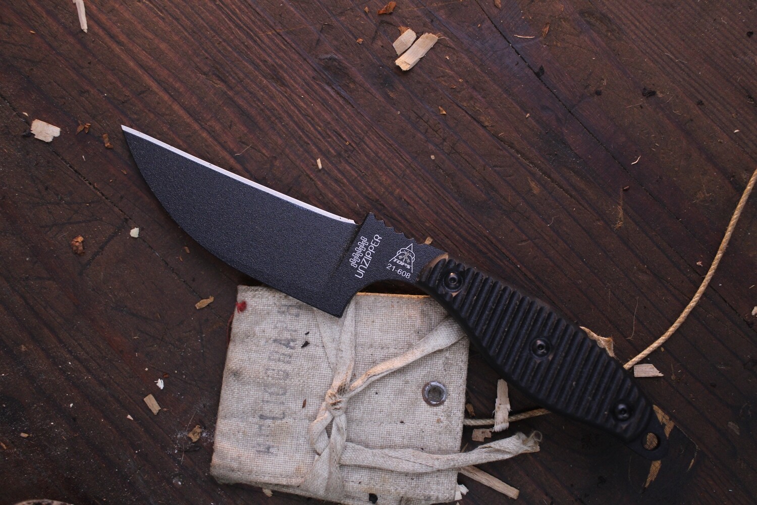 TOPS Knives Unzipper 3.6" Fixed Blade / Black G-10 / Black 1095