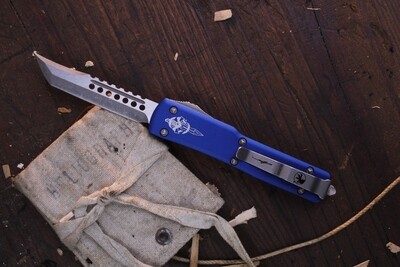Microtech Signature Series UTX-70 Hellhound 2.41" OTF Automatic Knife / Apocalyptic / Blue ( Pre Owned )