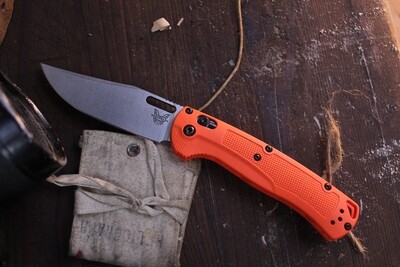 Benchmade Taggedout 3.5" AXIS Lock Folder / Orange Grivory / Stonewashed CPM-154