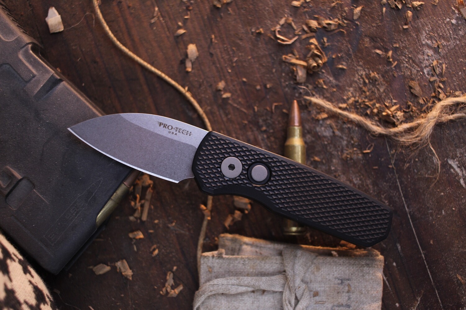 Pro-Tech Runt 5 2.96&quot; Automatic Knife / Black Textured Aluminum / Stonewash CPM-Magnacut