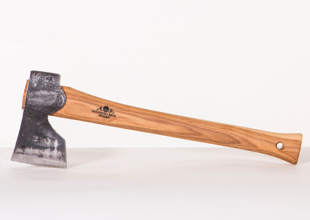 Gränsfors Bruk Carpenters Axe / 17.5" Hickory Handle / 2Lbs GB Carbon Steel