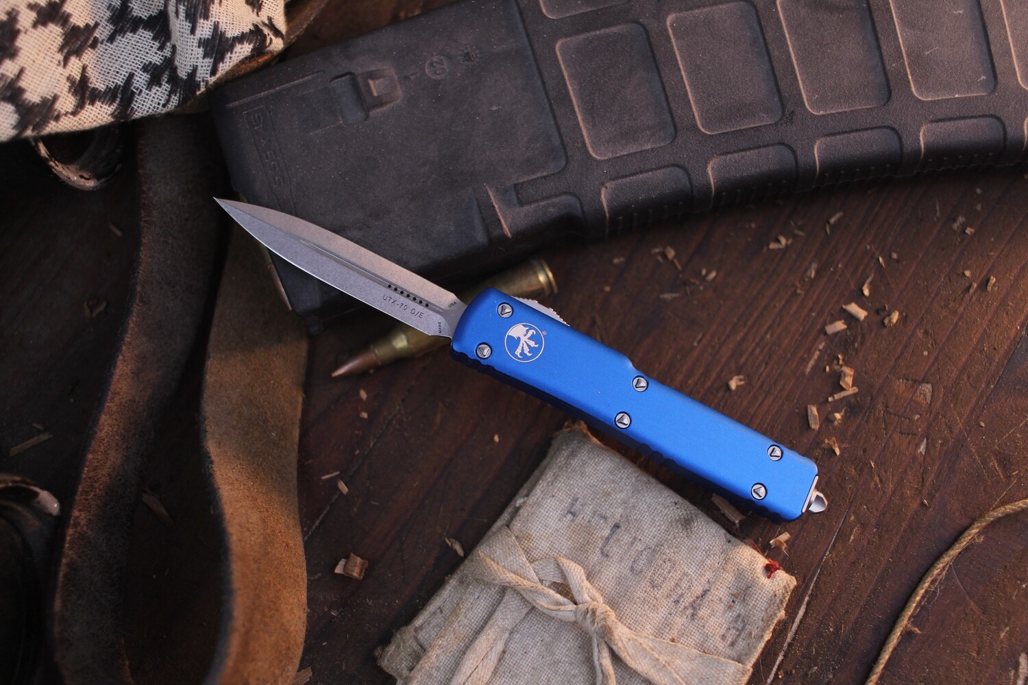 Microtech UTX-70 D/E 2.41" OTF Auto / Blue Aluminum / Stonewashed
