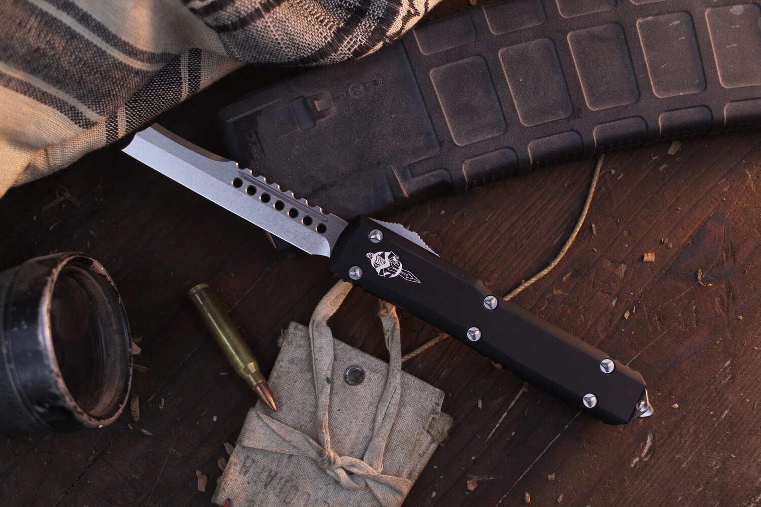 Microtech Signature Series Ultratech Hellhound Razor 3.4&quot; OTF Auto / Black Aluminum / Stonewashed