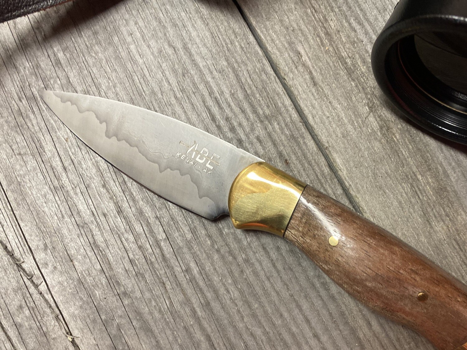 ABE Knives 3.5" Fixed Blade / Walnut With Brass Bolster &amp; Pommel / San Mai 80crv2 &amp; 15n20