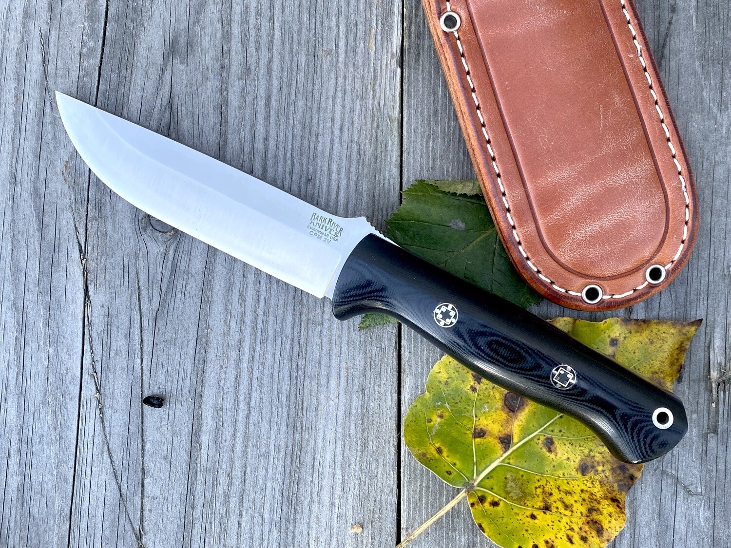 Bark River Bravo 1.25 5&quot; Fixed Blade / Black G10, Purple Liners, Mosaic Pins / Satin 3V (Pre-Owned w/ Box)