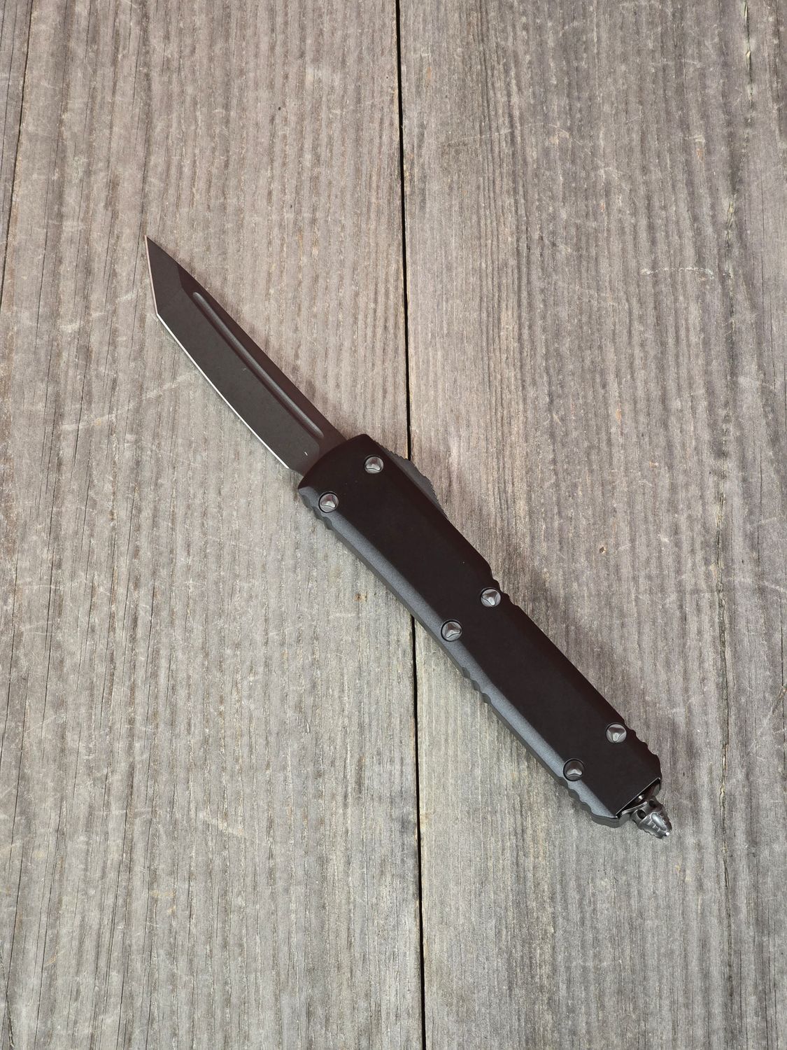 Microtech Signature Series Ultratech T/E OTF / Black Aluminum / Black DLC Tanto Magnacut