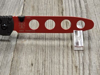 Benchmade SOCP 4.47” AXIS Lock Knife Trainer / Red 440 / Black CF-Elite