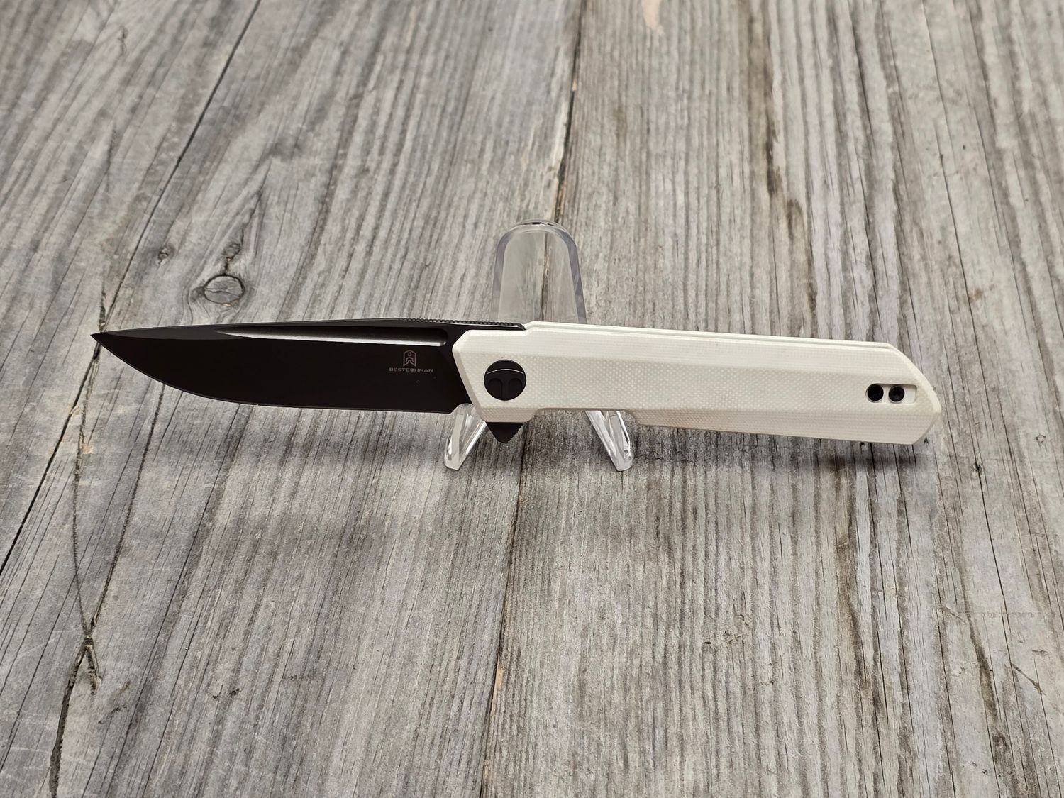 Bestech Dundee 3.5&quot; Folder / White G10 / Gray and Satin D2