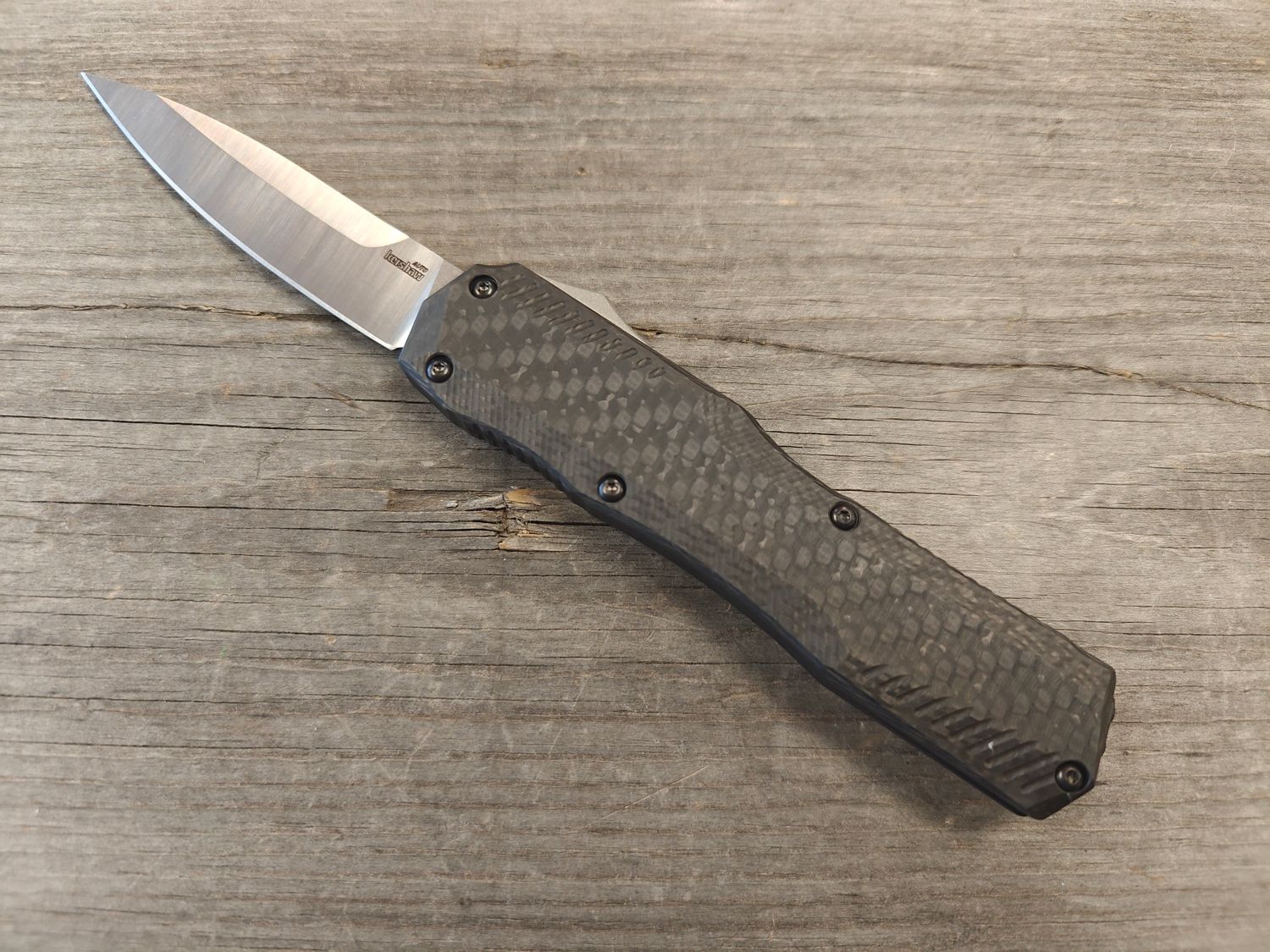 Kershaw Livewire OTF Auto Blade / Black Carbon Fiber / Satin MagnaCut