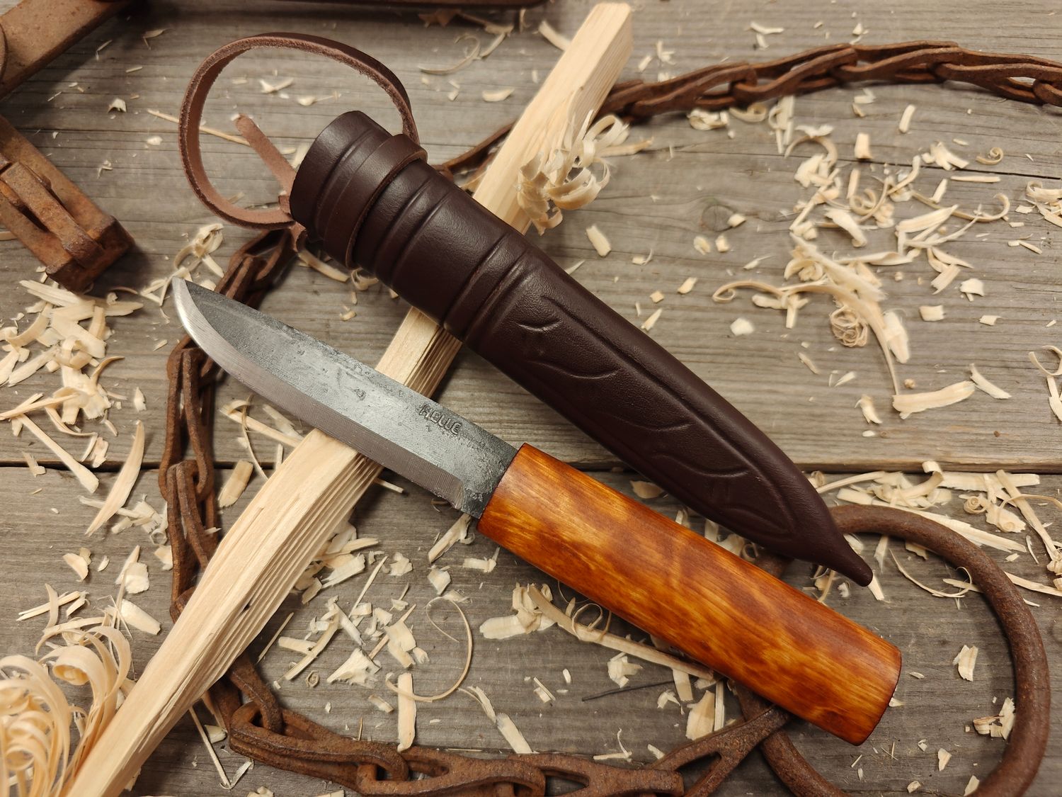 Helle Viking 4.25&quot; Fixed Blade / Curly Birch / Forge Finish H3LC