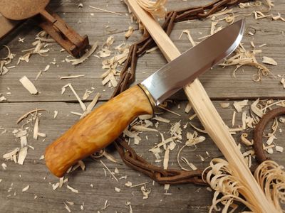 Helle Jegermester 5.25&quot; Fixed Blade / Curly Birch / Polished 12C27 Sandvik