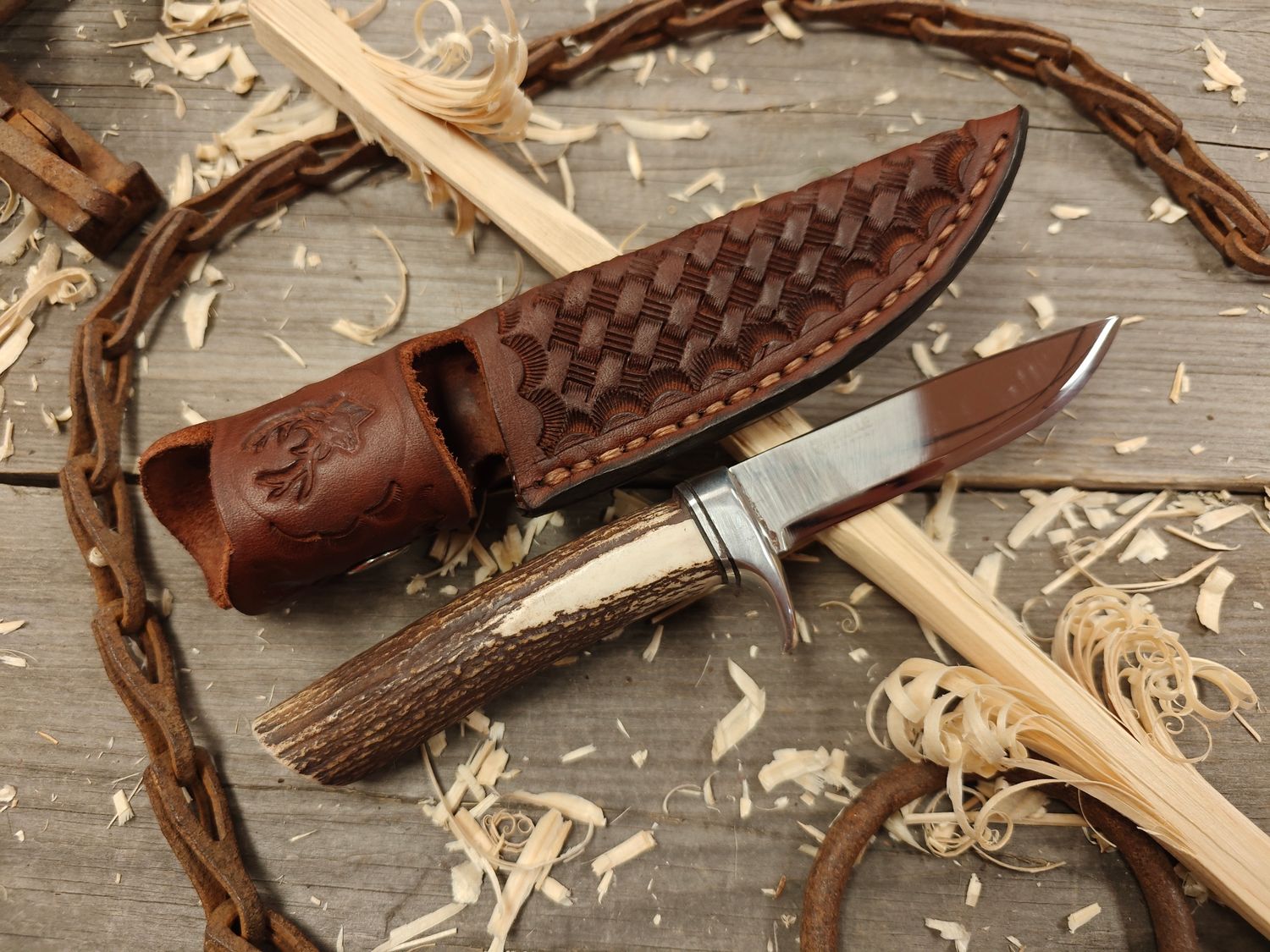 Skala Custom Knives 4&quot; Helle Blade / Red Stag w/ Aluminum Bolster / Mirror Finish H3LS Laminate