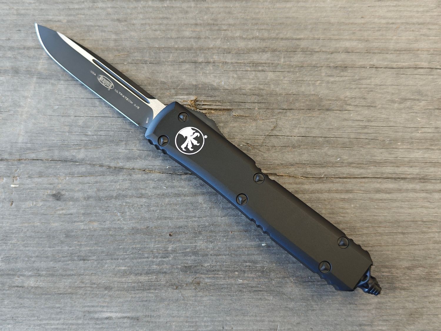 Microtech Ultratech S/E 3.4" OTF Automatic / Black Aluminum / Two Tone Tactical M390