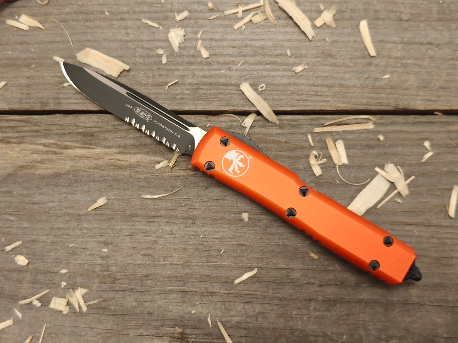 Microtech Ultratech S/E OTF / Orange Aluminum / Two Tone Partially Serrated M390