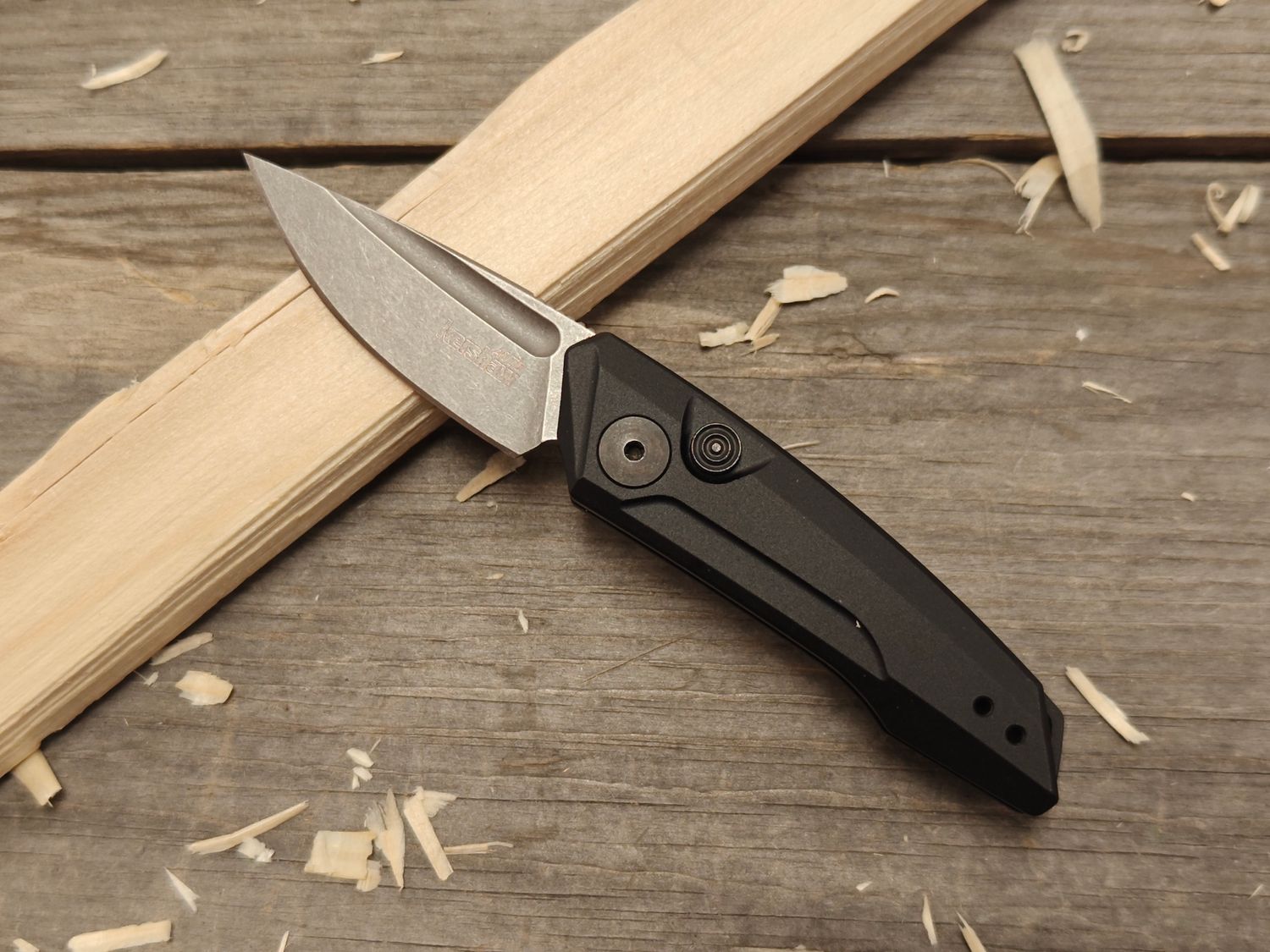 Kershaw Launch 9 2&quot; Button Lock Auto / Black Anodized Aluminum / Stonewash CPM-154