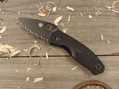 Spyderco Persistence 2.75&quot; Linerlock Folder / Black FRN / Black Fully Serrated 8Cr13Mov (Pre-Owned)