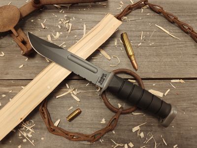 Ka-Bar 7&quot; Bowie D2 Extreme Fixed Blade / Black Rubber / Black Partially Serrated D2