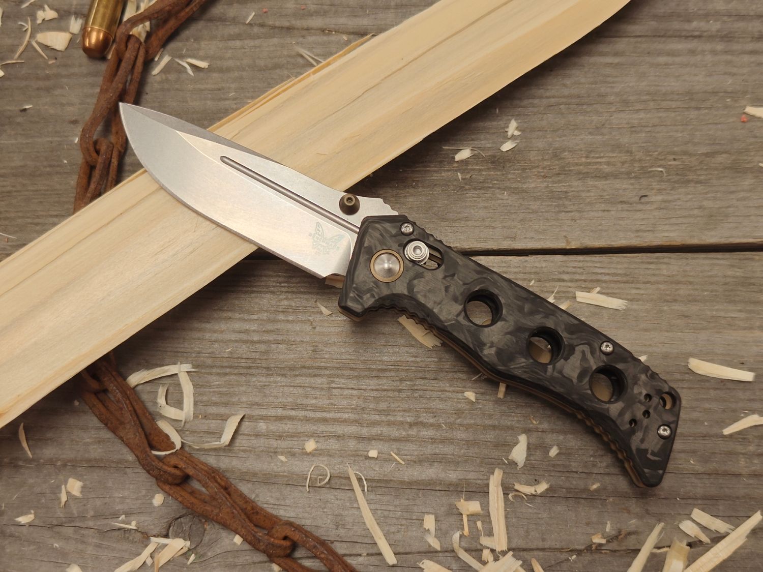 Benchmade Mini-Adamas 3.3&quot; AXIS Lock Folder / Carbon Fiber / Stonewash CPM-MagnaCut