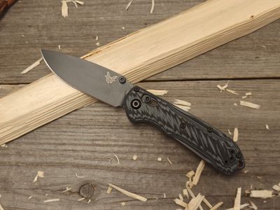 Benchmade Mini Freek 3&quot; AXIS Lock Folding Blade / Black &amp; Grey G10 With Red Liner / Black CPM-M4