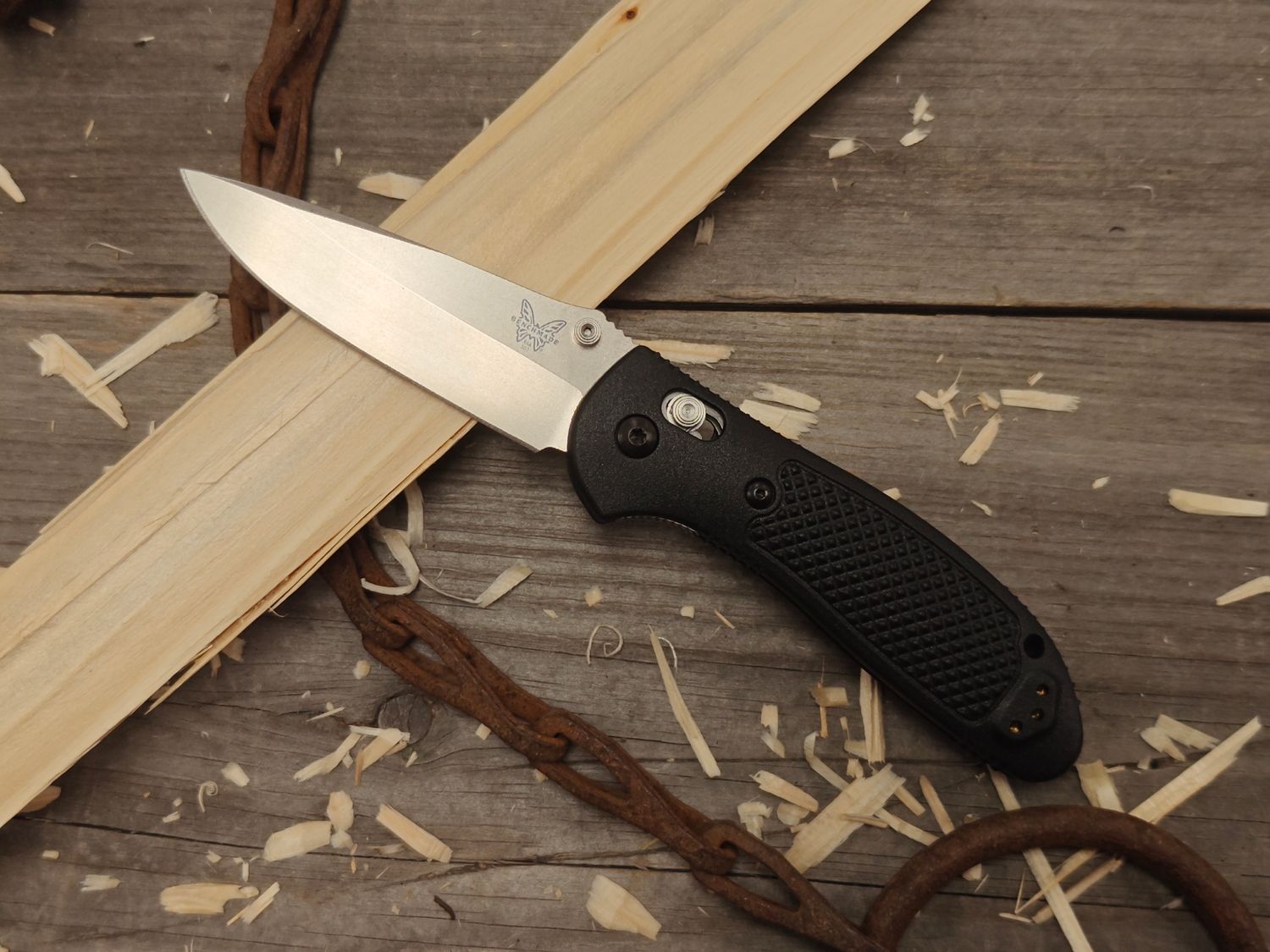 Benchmade Griptilian 3.45" AXIS Lock Knife / Black Noryl GTX / Satin CPM-S30V Benchmade Griptilian 3.45" AXIS Lock Knife / Black Noryl GTX / Satin CPM-S30V