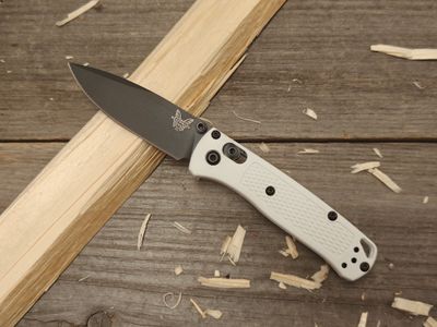 Benchmade Mini Bugout 2.82&quot; Axis Lock Folder / White Grivory / Black CPM-S30V