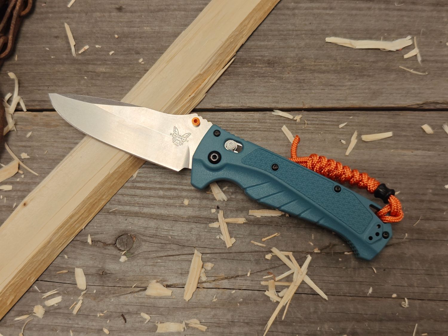 Benchmade Adira 3.9&quot; AXIS Lock Folder / Blue Grivory / Stonewash CPM MagnaCut