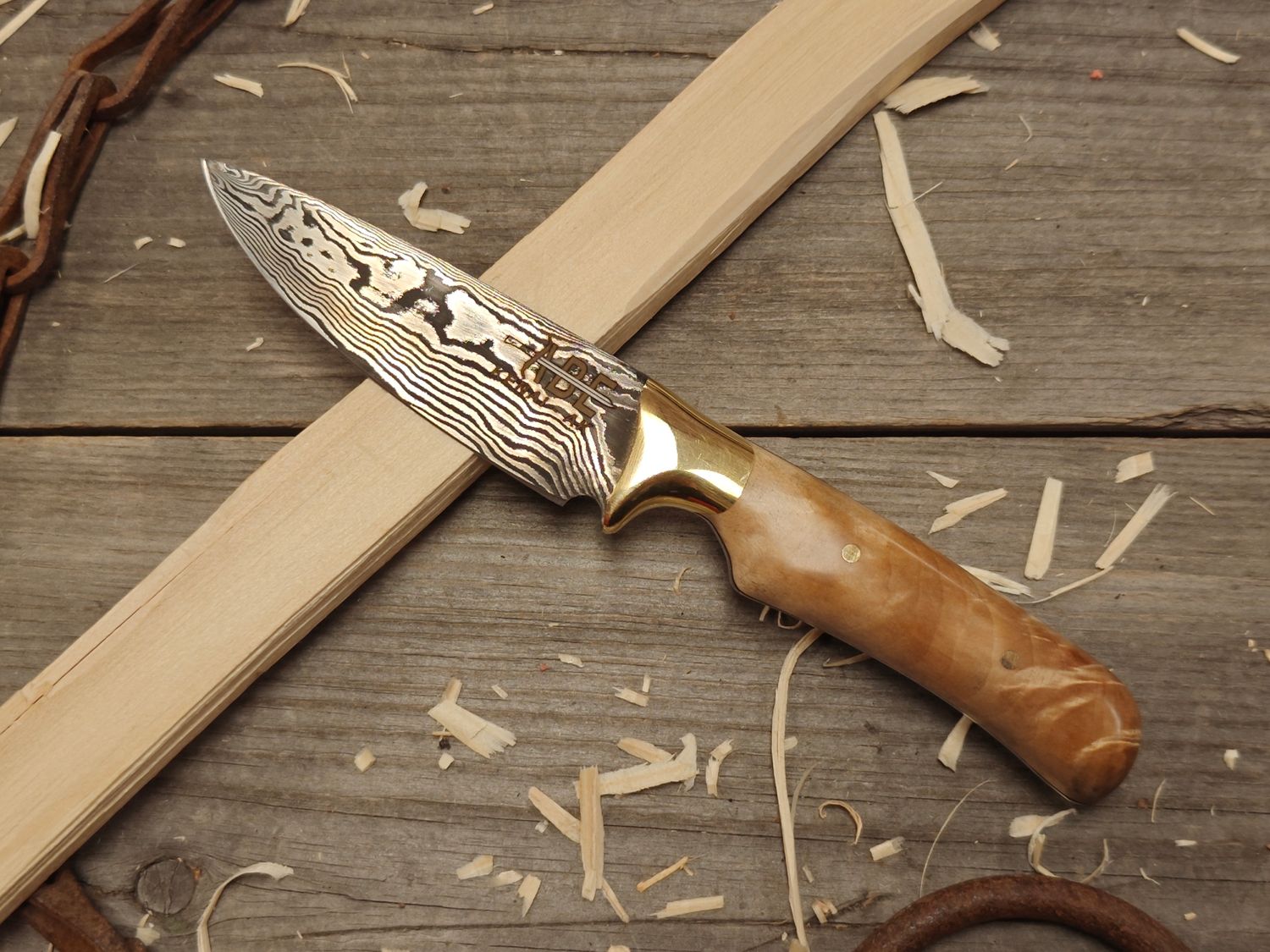 ABE Knives 3.50&quot; Fixed Blade / Stabilized Birch With Brass Bolster / 28 Layer Damascus With 80crv2 / 15n20