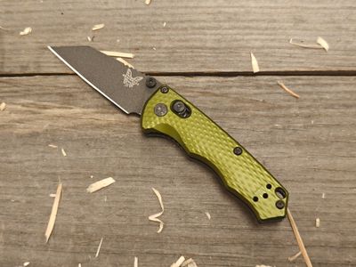 Benchmade Full Immunity 2.5" AXIS Lock Folder / Woodland Green Aluminum / Black M4 (Pre-Owned) Benchmade Full Immunity 2.5" AXIS Lock Folder / Woodland Green Aluminum / Black M4 (Pre-Owned)