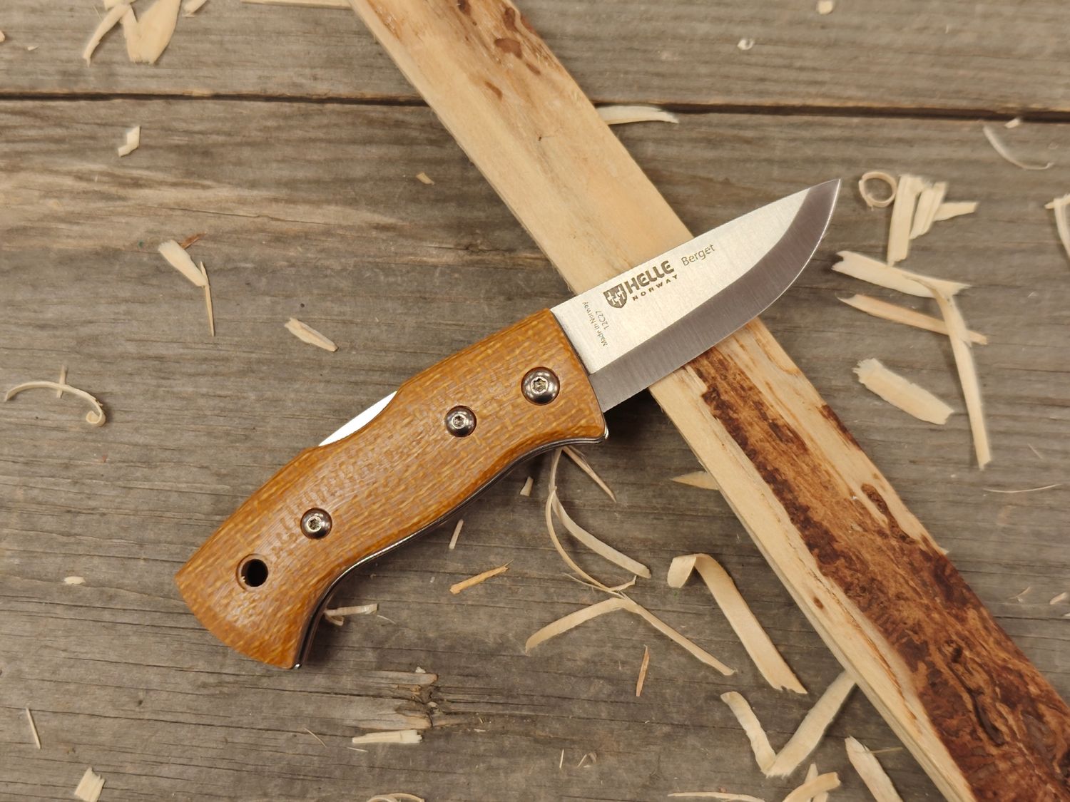 Helle Berget 2.25&quot; Lockback Folder / Mustard Jute Micarta / Satin 12C27
