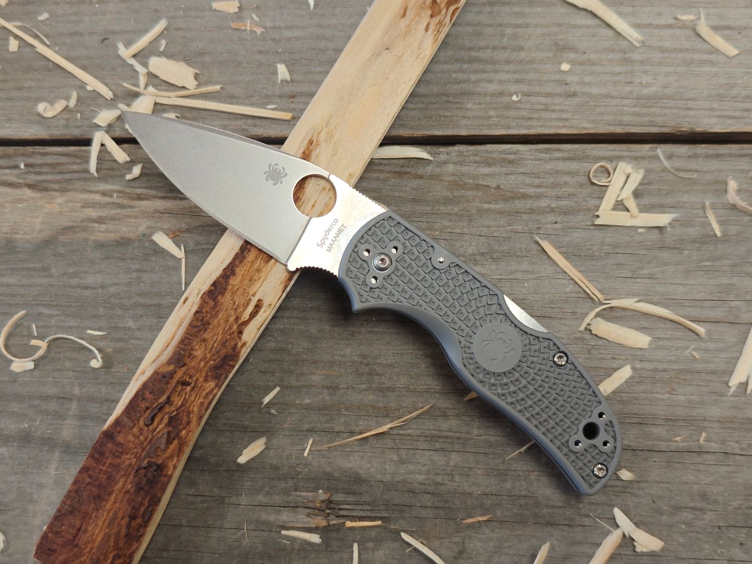 Spyderco Native 5 LW 3&quot; Folding Knife / Grey FRN / Satin Maxamet