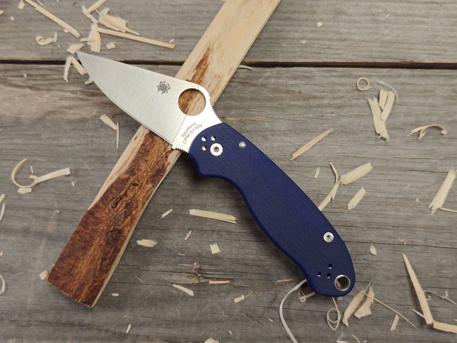 Spyderco Para 3 3&quot; Compression Lock Knife / Dark Blue G10 / Satin S110V