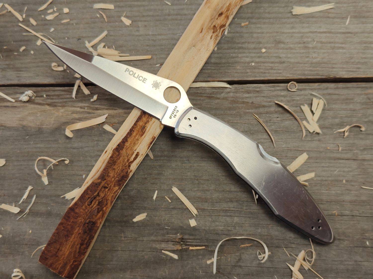 Spyderco Police 4.125 Lockback Folder / Stainless Steel / Satin VG-10 (Pre-Owned)