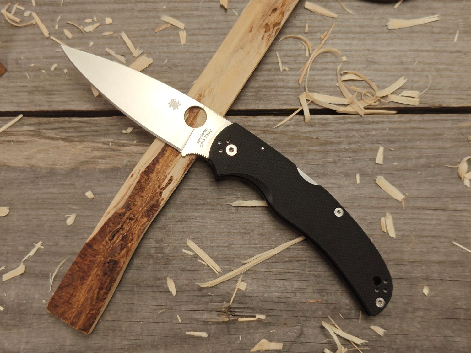 Spyderco Native Chief 4.08&quot; Lockback / Black G10 / Satin CPM-S30V