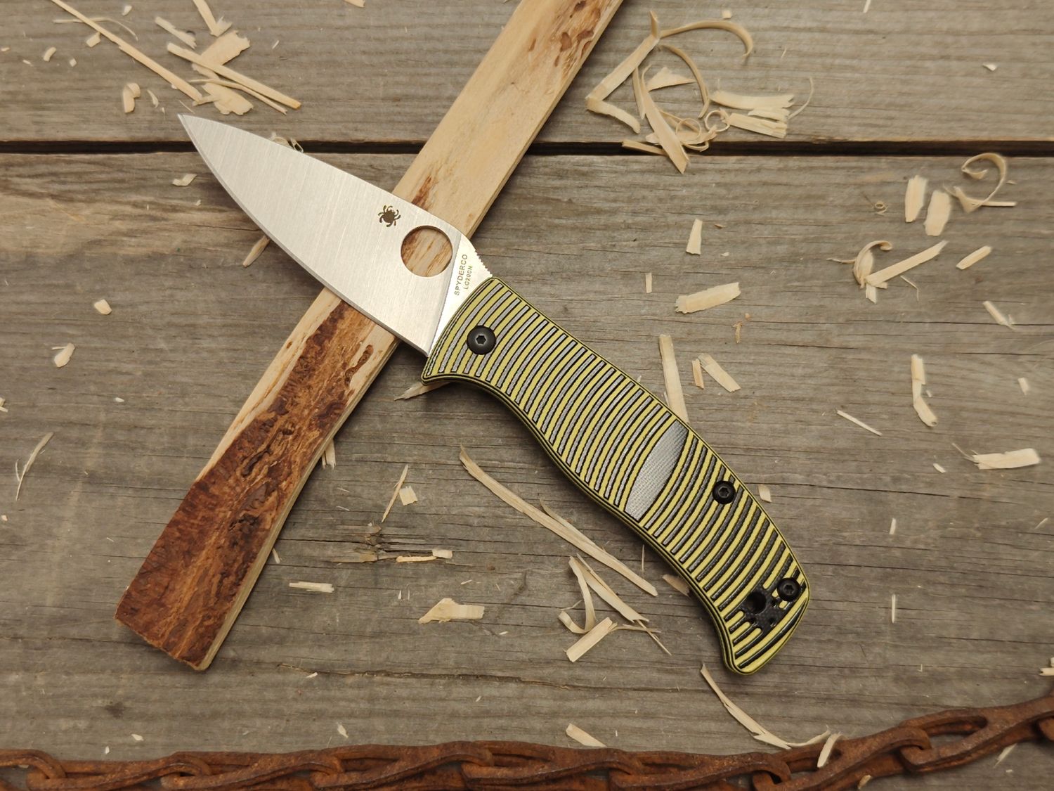 Spyderco Caribbean 3.7&quot; Compression Lock / Black &amp; Yellow G10 / Satin LC200N