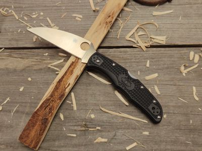 Spyderco Endura 4 3.75&quot; Lockback Knife / Black FRN / Wharncliffe Satin VG-10